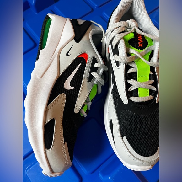 Nike Airmax Boys 6Y or Womens US 8 - Picture 2 of 5